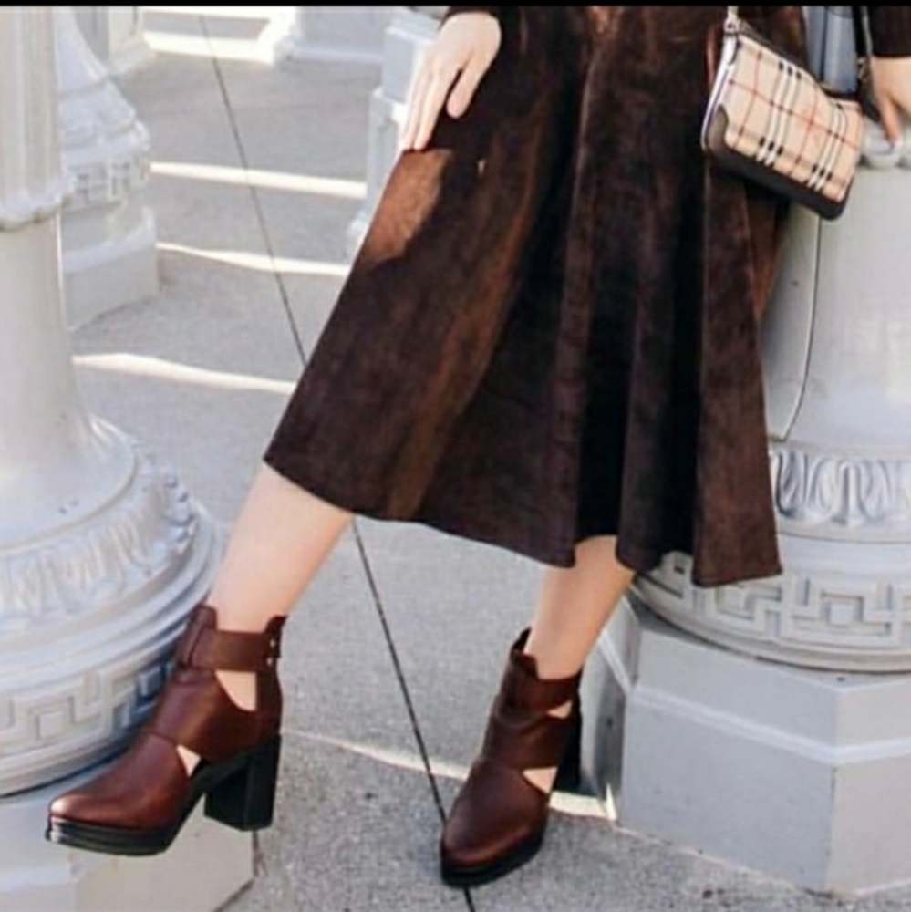 Sorel Margo Cutout Leather Fisherman Sandals Chunky Heel Zip Ankle Bootie